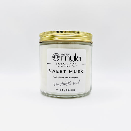 Sweet Musk Candle with fragrance notes of Musk, Lavender & Mahogany 