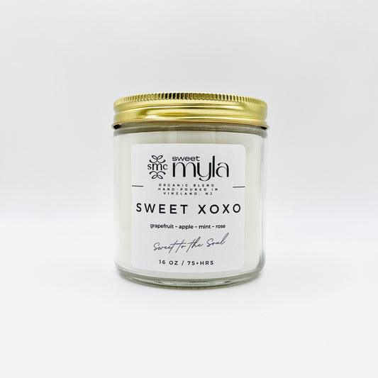Sweet XOXO Candle with scents of Grapefruit, Mint, Apple & Rose